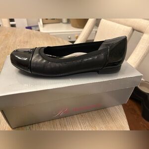 Ros Hommersok black leather flats, size 10